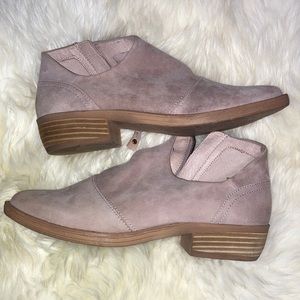 Casual ankle boots